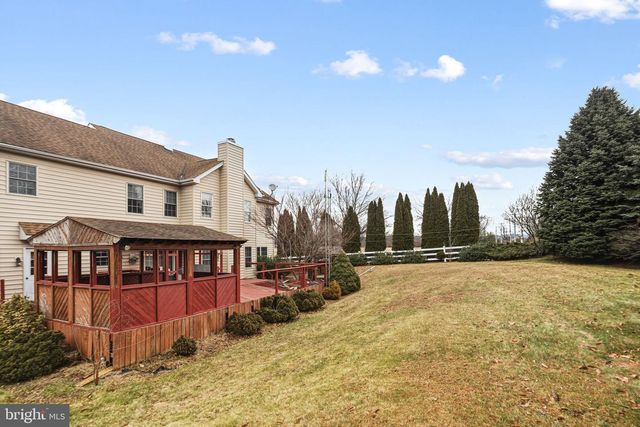 4698 BERWYN LN, Macungie, PA 18062