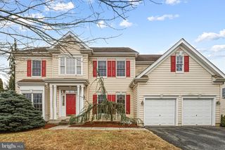 4698 BERWYN LN, Macungie, PA 18062