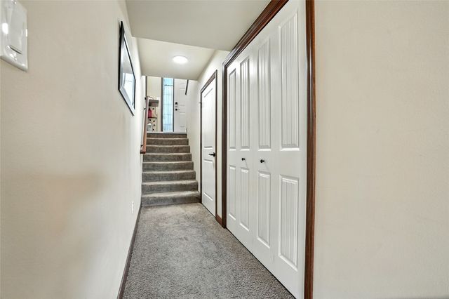 105 N Park Ridge Road, North Liberty, IA 52317