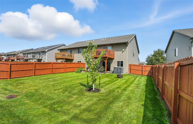 105 N Park Ridge Road, North Liberty, IA 52317