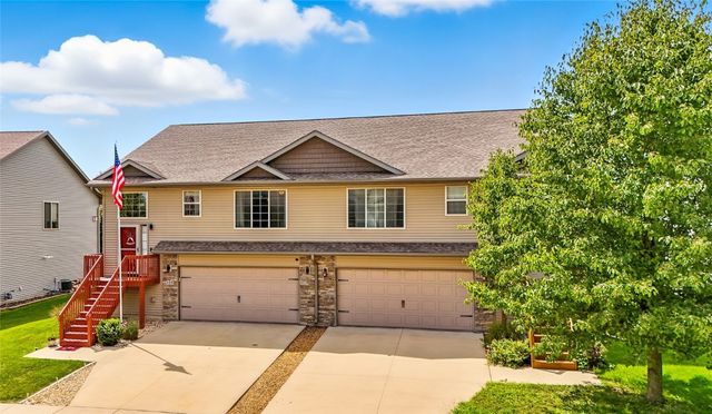 105 N Park Ridge Road, North Liberty, IA 52317