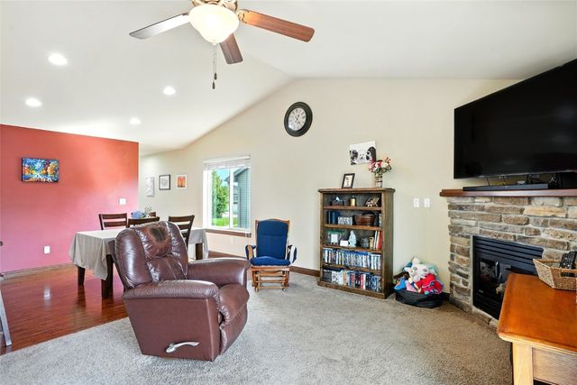 105 N Park Ridge Road, North Liberty, IA 52317