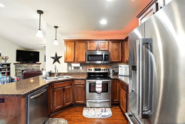 105 N Park Ridge Road, North Liberty, IA 52317