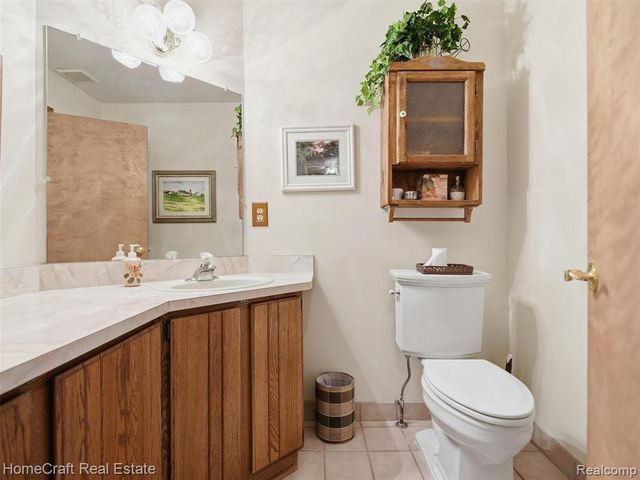 22704 Foxmoor Drive, Novi, MI 48374