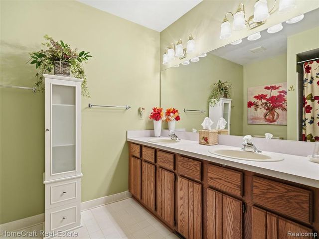 22704 Foxmoor Drive, Novi, MI 48374