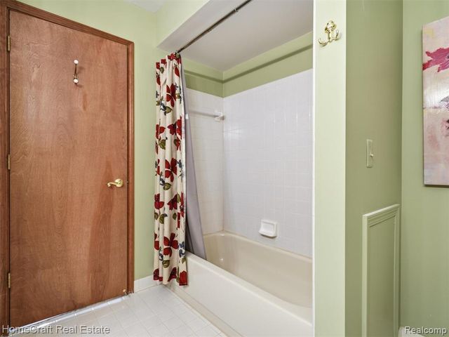22704 Foxmoor Drive, Novi, MI 48374