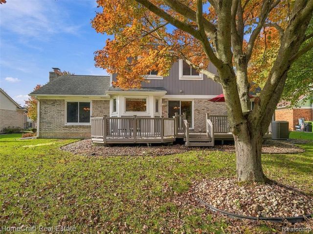22704 Foxmoor Drive, Novi, MI 48374