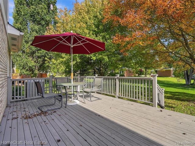 22704 Foxmoor Drive, Novi, MI 48374