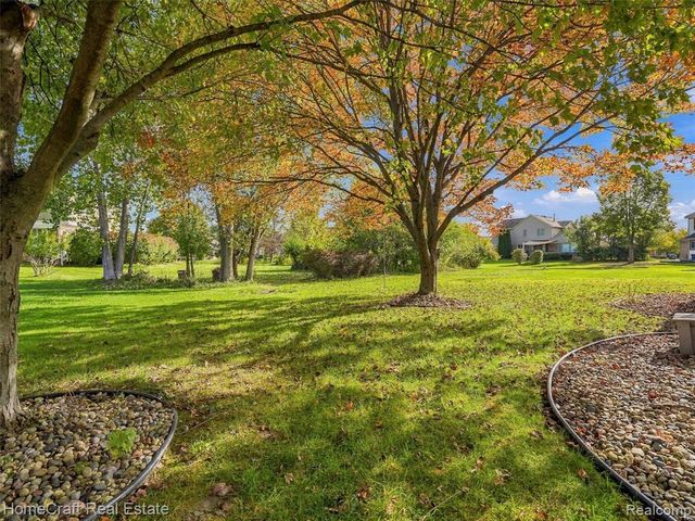 22704 Foxmoor Drive, Novi, MI 48374