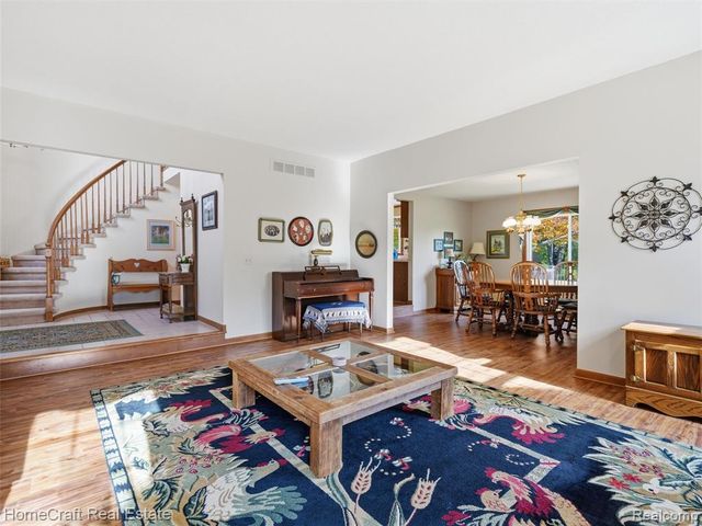 22704 Foxmoor Drive, Novi, MI 48374