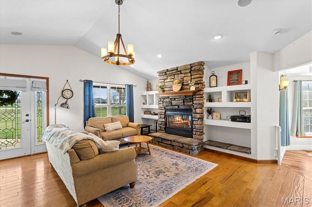 7 Primrose Lane, Trenton, IL 62293