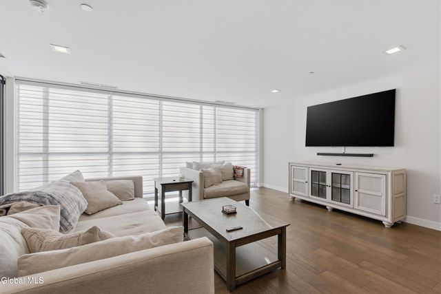 128 Henry Street 307, Saratoga Springs, NY 12866