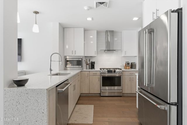 128 Henry Street 307, Saratoga Springs, NY 12866