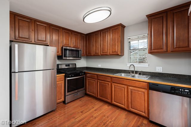 549 E Shag Bark Lane E, Streamwood, IL 60107