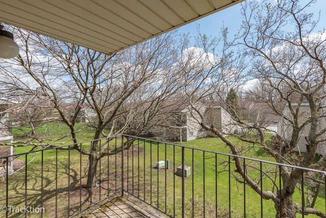 549 E Shag Bark Lane E, Streamwood, IL 60107