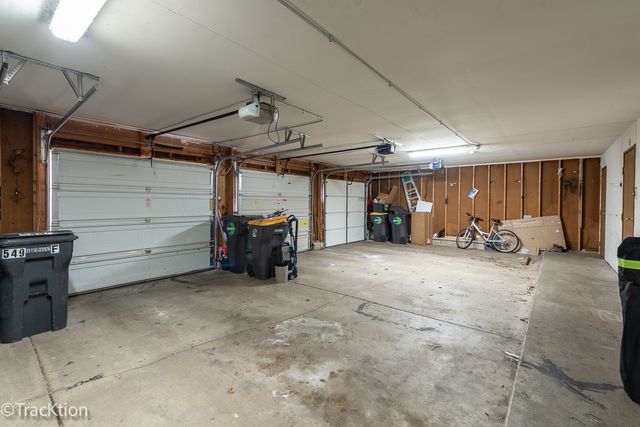 549 E Shag Bark Lane E, Streamwood, IL 60107