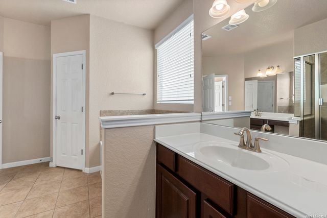 1906 Ponce De Leon, Windcrest, TX 78239