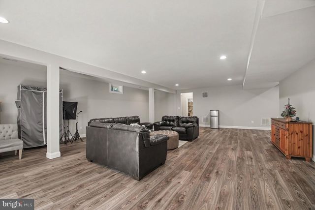 38783 DUTCHMANS KNOLL DR, Lovettsville, VA 20180