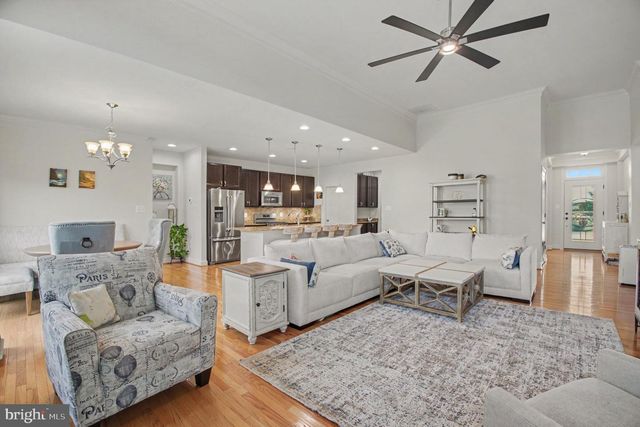 38783 DUTCHMANS KNOLL DR, Lovettsville, VA 20180