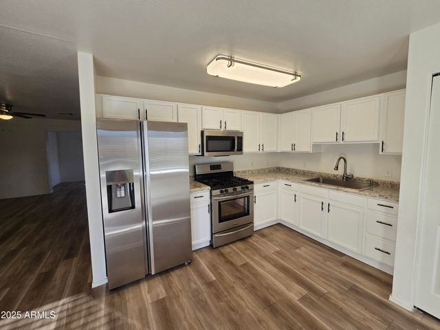 3408 W MCLELLAN Boulevard, Phoenix, AZ 85017