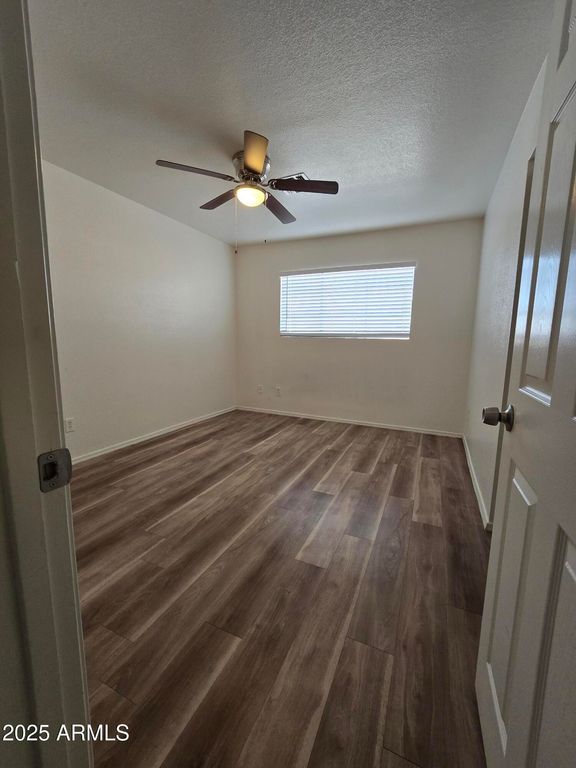 Image 13 of property listing at 3408 W MCLELLAN Boulevard, Phoenix, AZ 85017