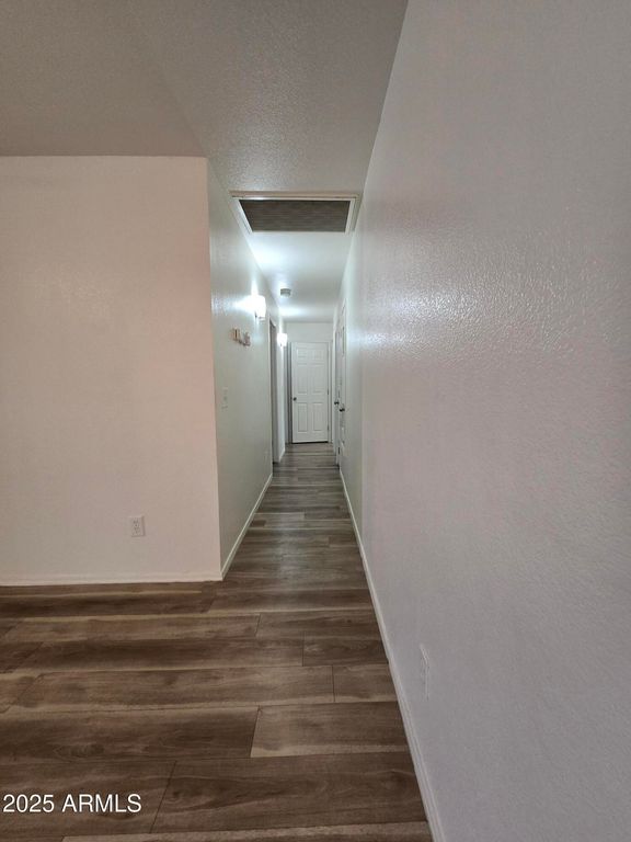 Image 7 of property listing at 3408 W MCLELLAN Boulevard, Phoenix, AZ 85017
