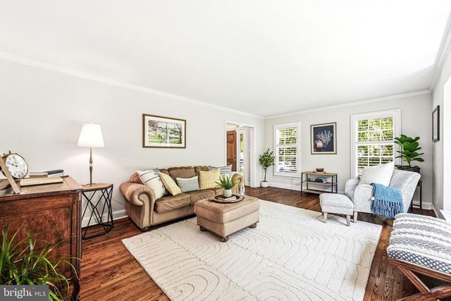 6 AMY LN, Malvern, PA 19355