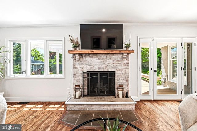 6 AMY LN, Malvern, PA 19355