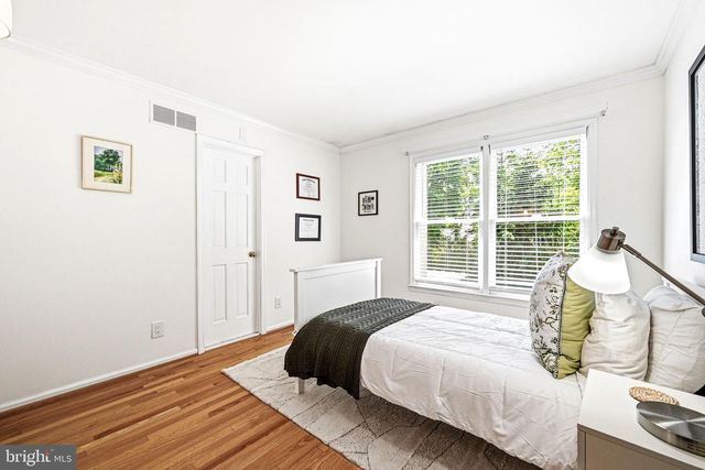 6 AMY LN, Malvern, PA 19355