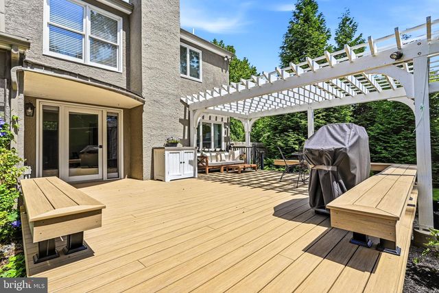 6 AMY LN, Malvern, PA 19355