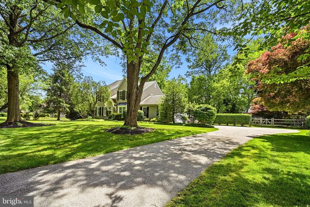 6 AMY LN, Malvern, PA 19355