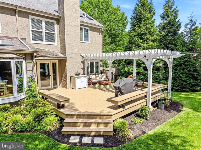 6 AMY LN, Malvern, PA 19355