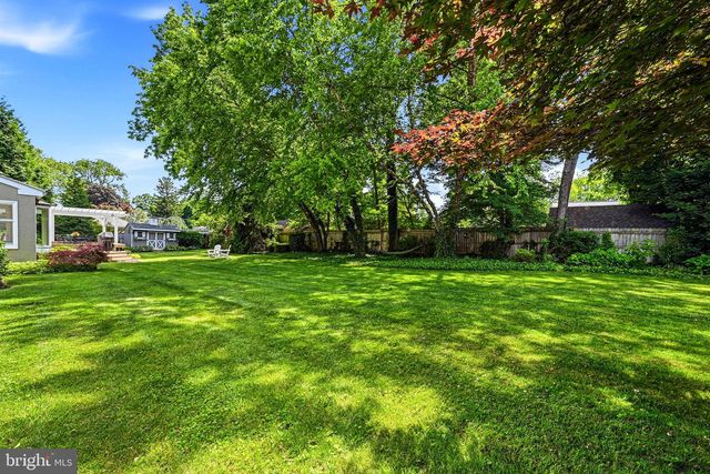 6 AMY LN, Malvern, PA 19355
