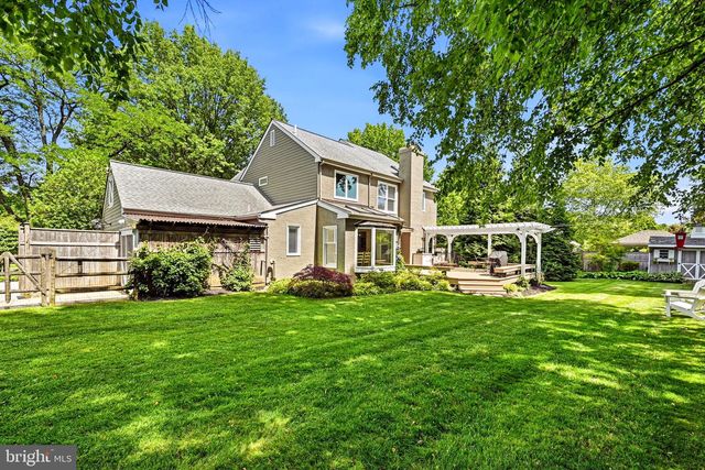 6 AMY LN, Malvern, PA 19355