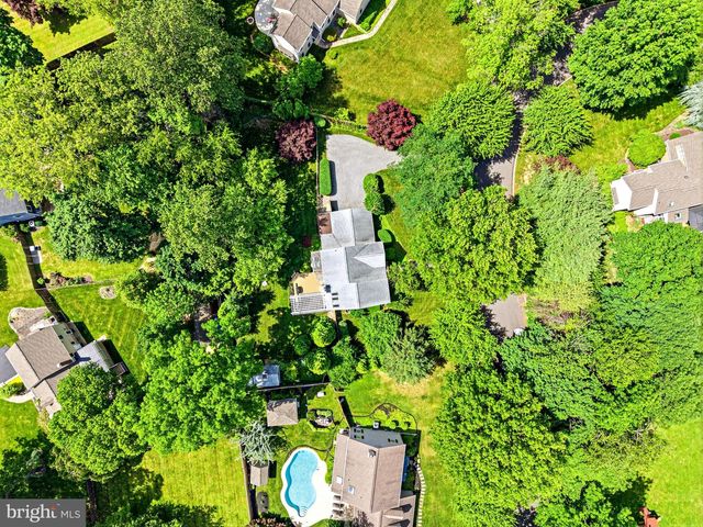 6 AMY LN, Malvern, PA 19355