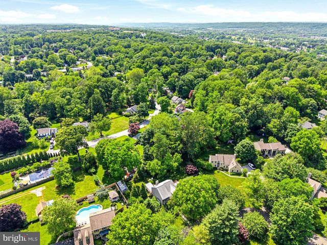 6 AMY LN, Malvern, PA 19355