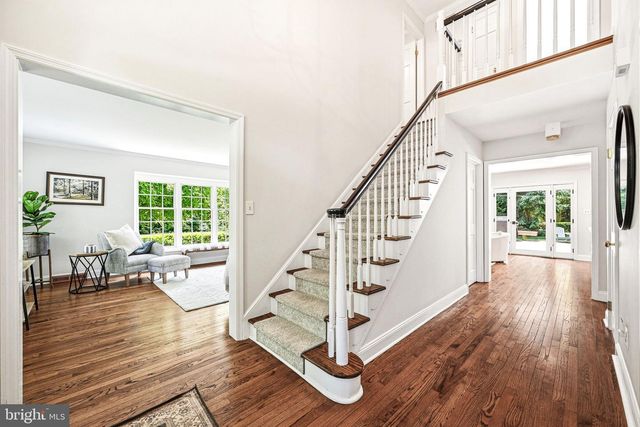 6 AMY LN, Malvern, PA 19355