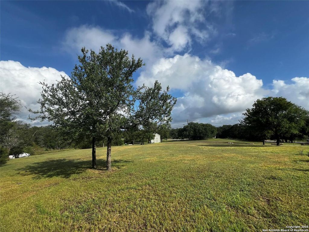 39 Taylor Dr, Horseshoe Bay, TX 78657