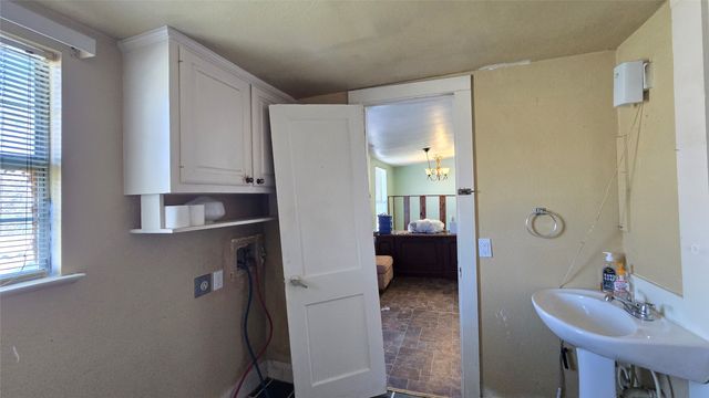 204 W Crossmain, Milford, TX 76670