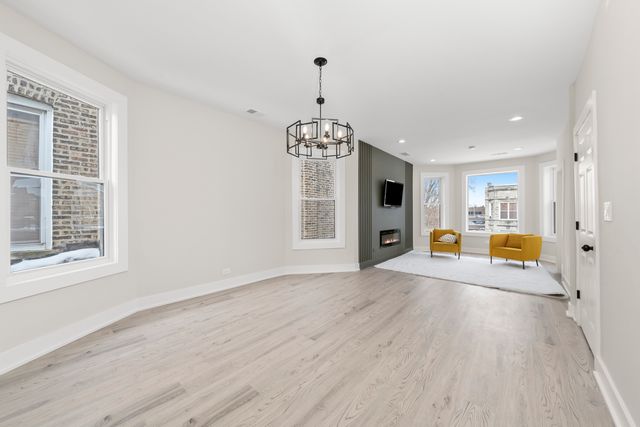 3107 W Flournoy Street, Chicago, IL 60612