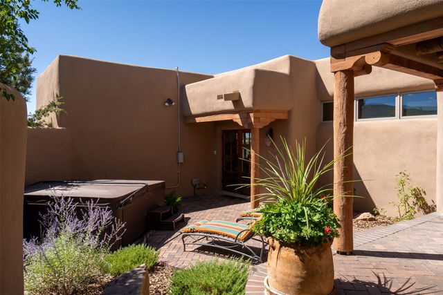 1314 Madrid, Santa Fe, NM 87505