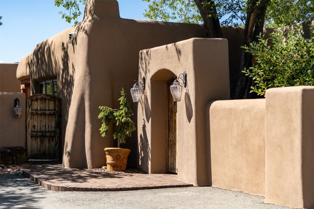 1314 Madrid, Santa Fe, NM 87505