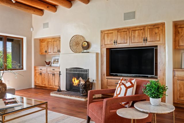 1314 Madrid, Santa Fe, NM 87505