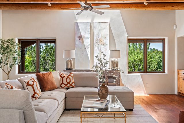 1314 Madrid, Santa Fe, NM 87505