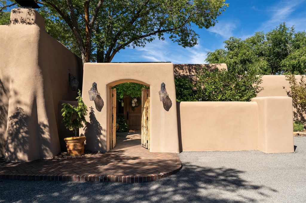 1314 Madrid, Santa Fe, NM 87505
