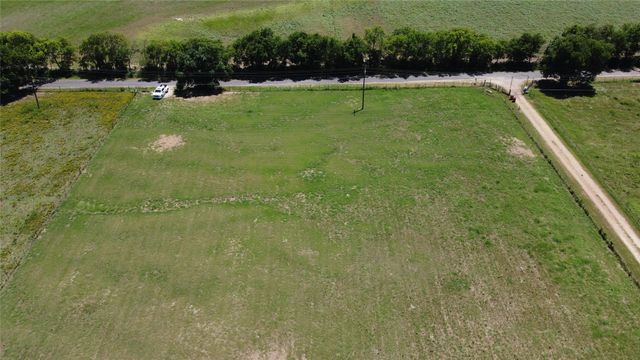 833 E Lovers Lane, Bells, TX 75414