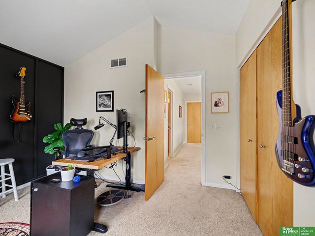 717 Pacific Street, Omaha, NE 68108