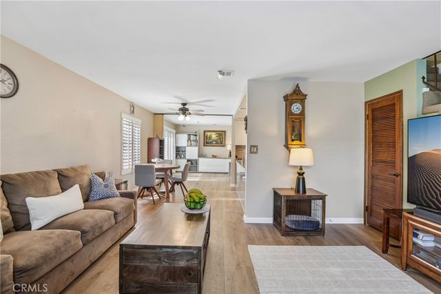 569 E Tujunga Avenue B, Burbank, CA 91501