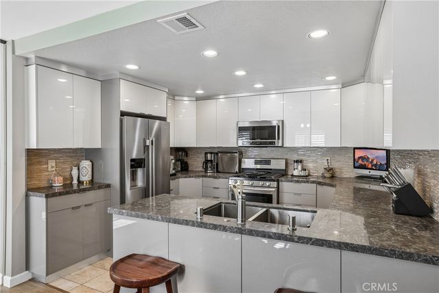 569 E Tujunga Avenue B, Burbank, CA 91501