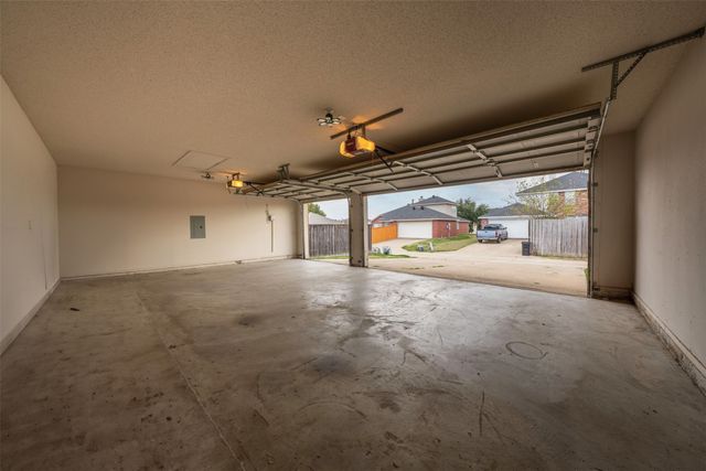 3200 Elmwood Drive, Mesquite, TX 75181